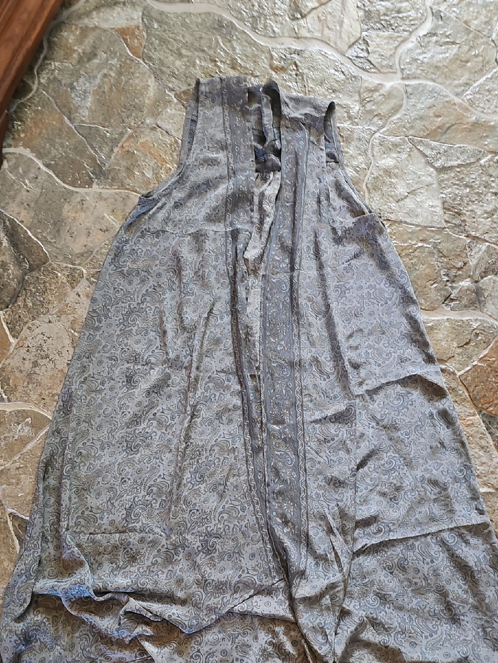 Lightweight Paisley Sleeveless Duster